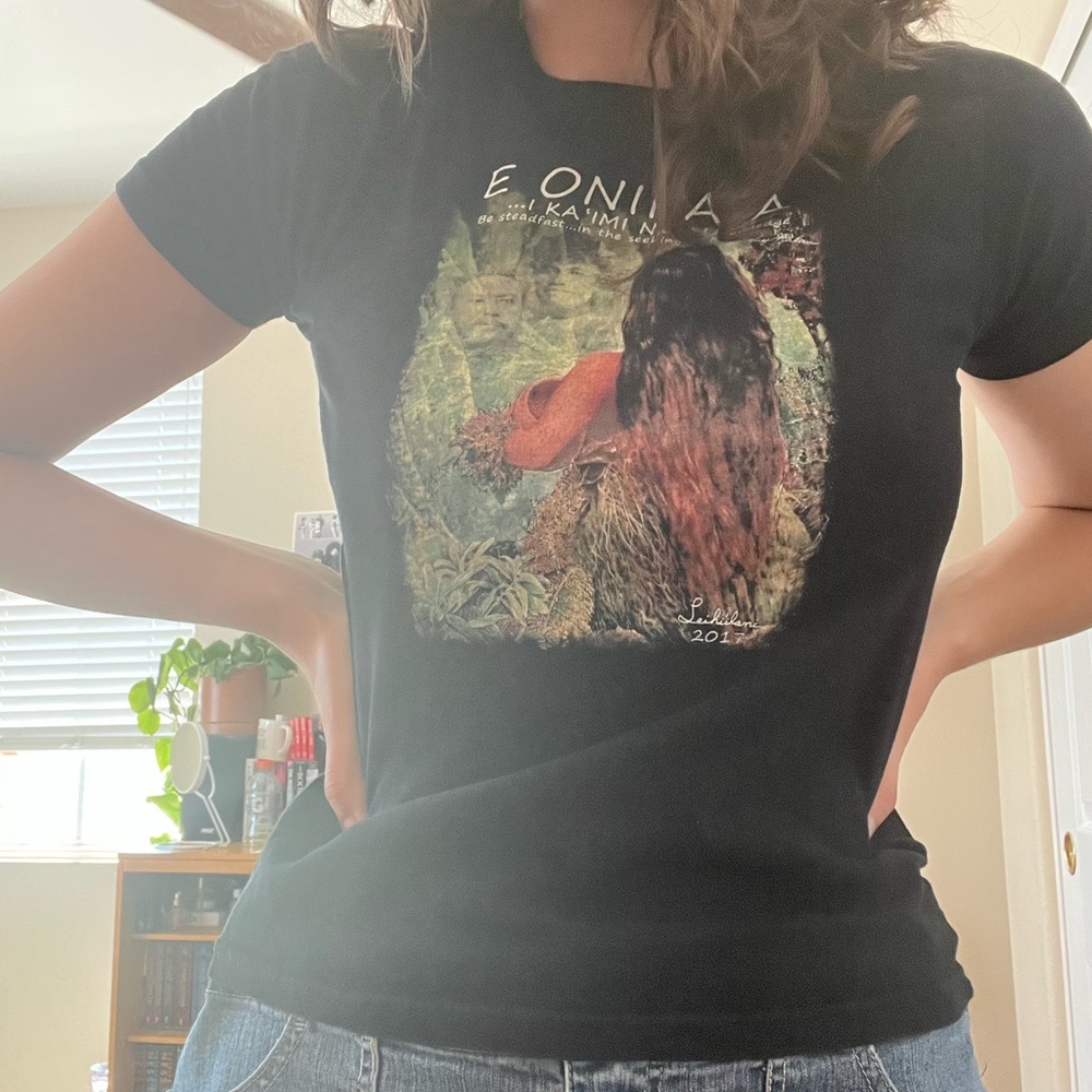 black baby tee